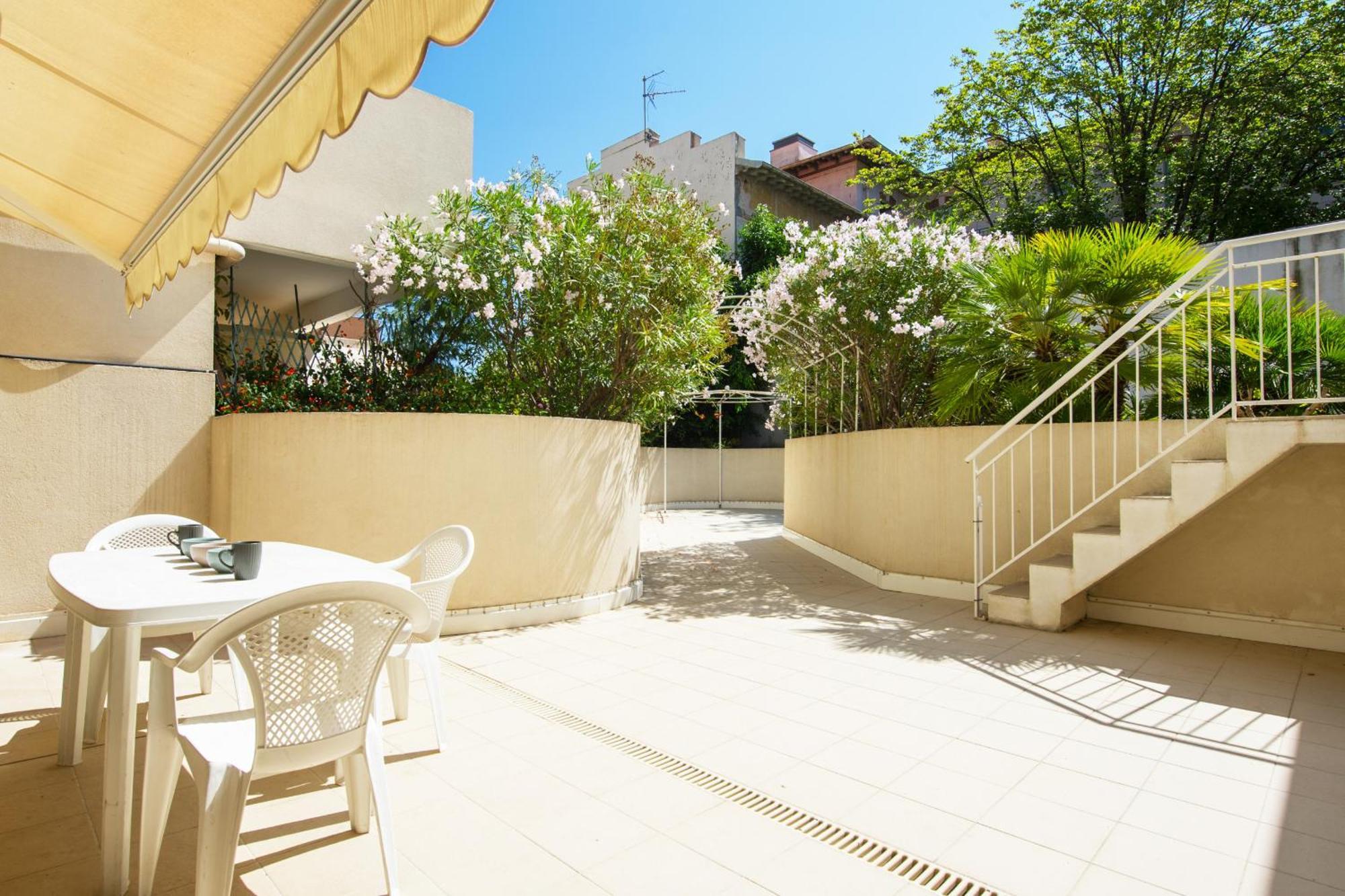 L'Imperial, Terrasse Apartment ม็องตง ภายนอก รูปภาพ